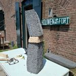 What a lovely day to work outside. It's still a puzzle to put the parts together.

#workinprogress #stonesculpting #bluestone #abstractsculpture #beeldhouweninsteen #fiekederoij