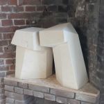 Made of two pieces of stone from an old chimney, demolished by neighbors of Fort Maarsseveen.

'Transformed', limestone

#limestonesculptures #abstractsculpture #upcyclingart #fortmaarsseveen #fiekederoij